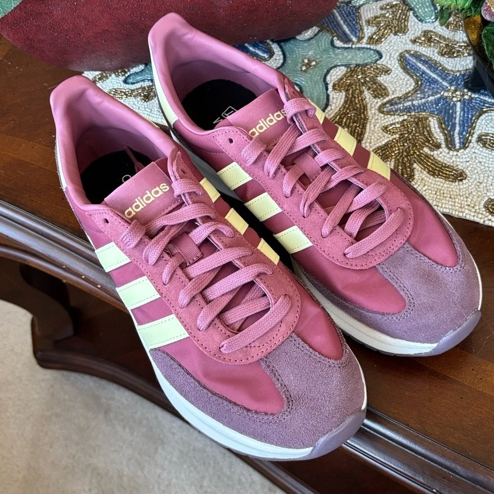 Brand New Adidas Run 70s 2.0 Lace Up Sneakers Retro Cloudfoam Cushioned Vintage